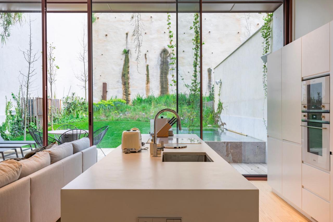 Hidden Pearl W/ Patio & Pool By Lovelystay Lisbon Exterior photo