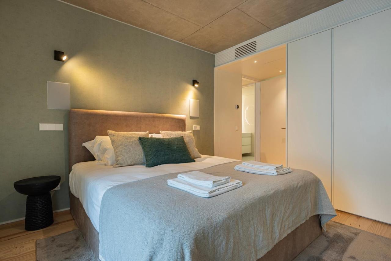 Hidden Pearl W/ Patio & Pool By Lovelystay Lisbon Exterior photo